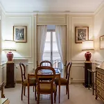 Guesthost - Piazza Navona Elegant Apartament